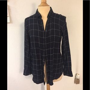 Black/white Banana Republic small shirt